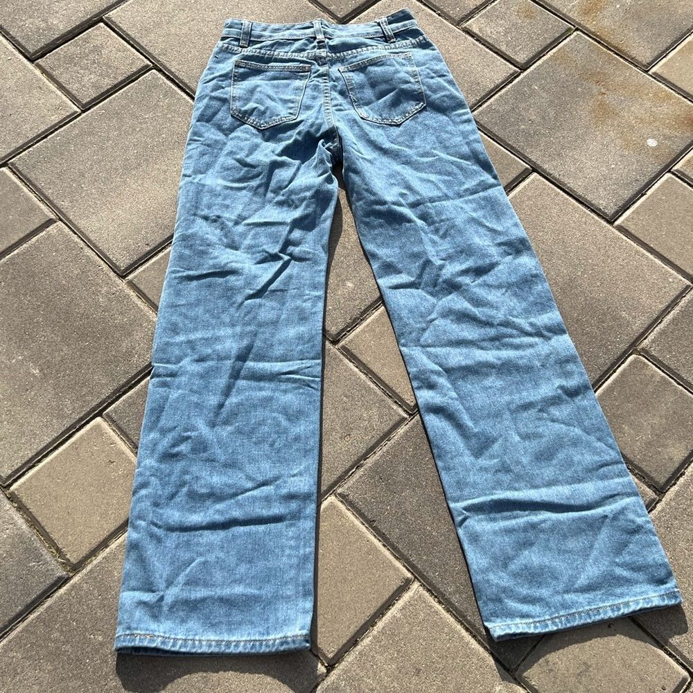 Distressed jeans - Picture 3 of 3